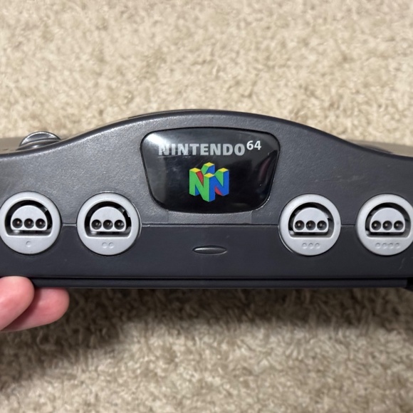 Nintendo 64 with expansion pack and accessories - Picture 7 of 10